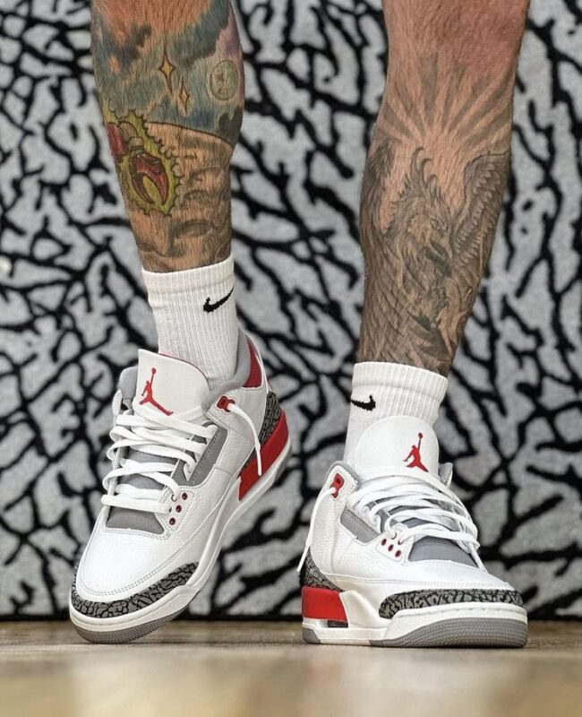 Air Jordan 3 Retro Cardinal Red - Image 3